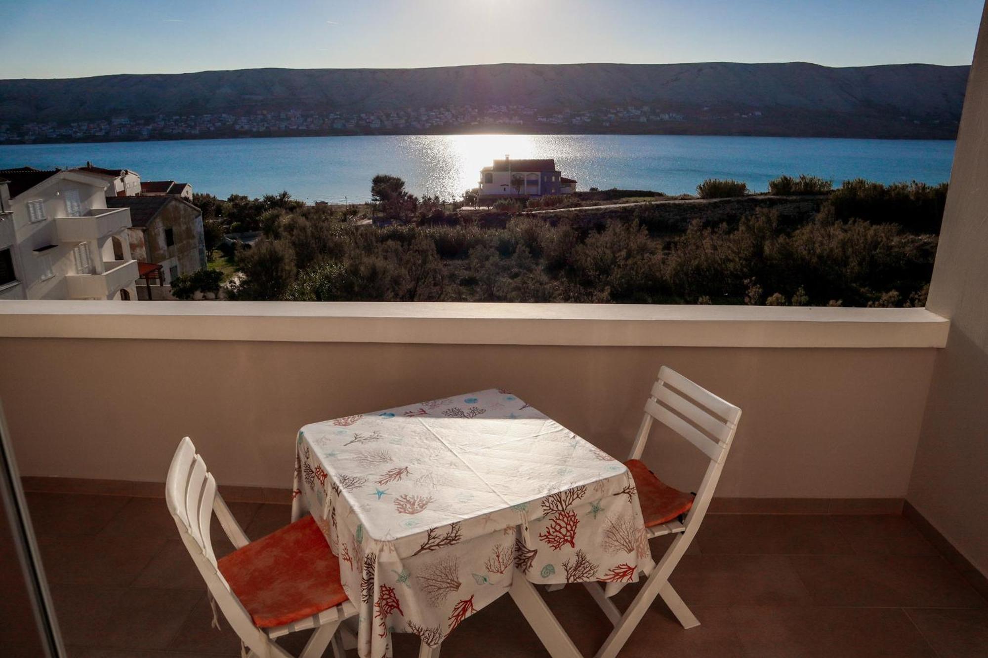 Apartments Basaca Паг Екстериор снимка
