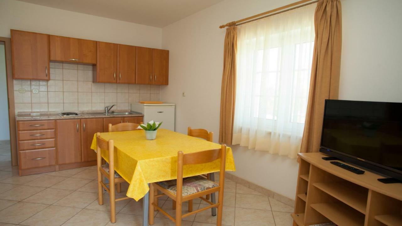 Apartments Basaca Паг Екстериор снимка