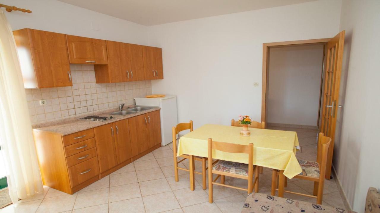 Apartments Basaca Паг Екстериор снимка