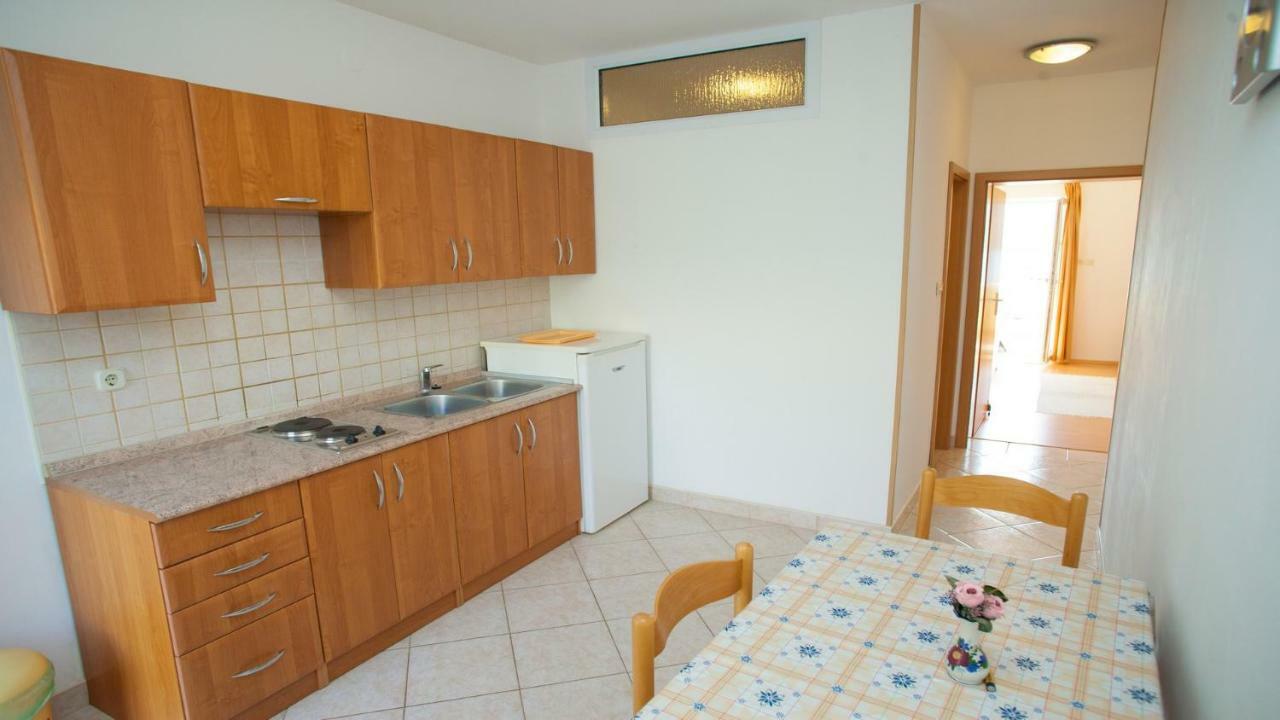 Apartments Basaca Паг Екстериор снимка