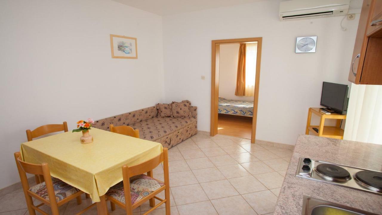 Apartments Basaca Паг Екстериор снимка